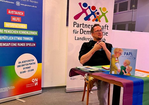 Vortrag und Austausch mit Regenbogenpapi Marcel Kahl